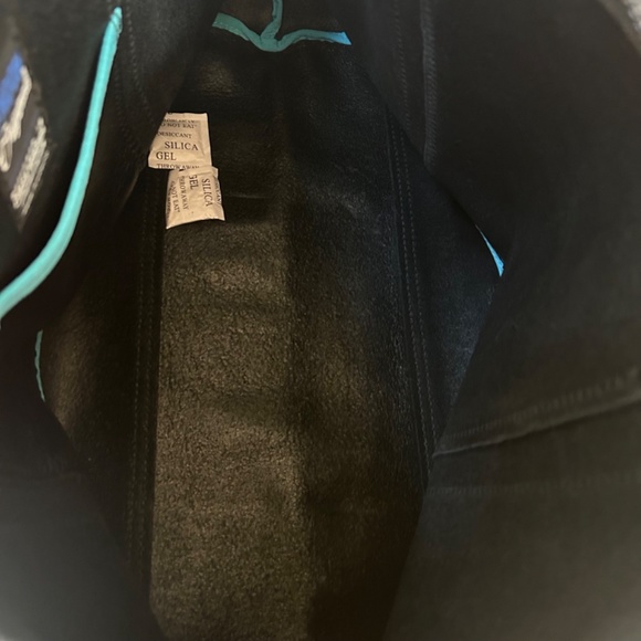 Leather Amazing Lyndon Black Pebbled Duffle Bag. NWT. - Picture 6 of 7